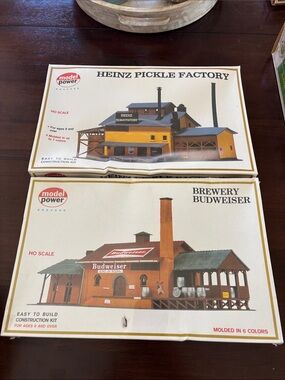 model power building set for HO train layout